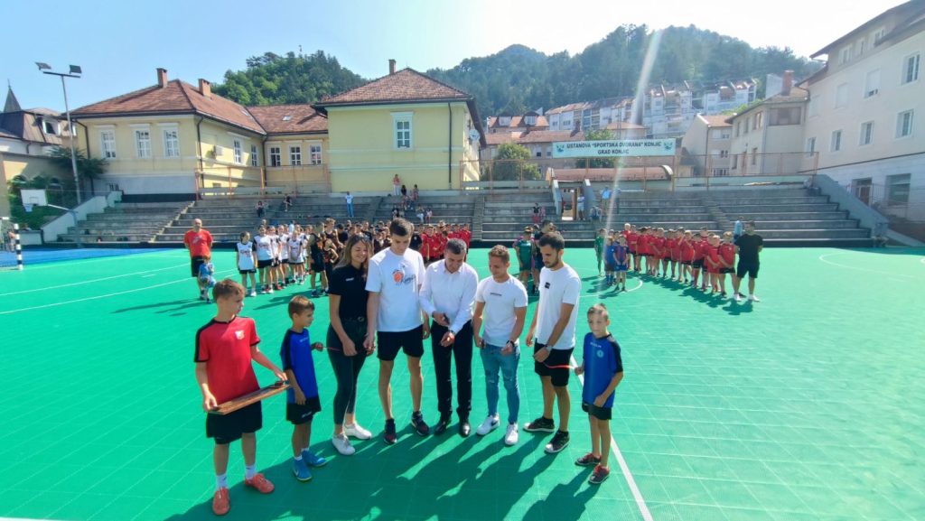 Nova podloga na Partizanovom igralištu 1 PRESIJECANJE SPC PARTIZANOVO