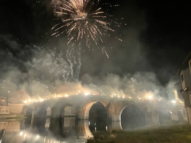 konjic: spektakularni vatromet i bakljada povodom 100.godišnjice veleža