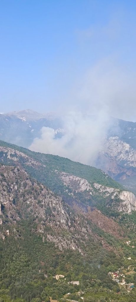 boračko jezero: u poslijepodnevnim satima zbog puhanja vjetra došlo do pogoršanja situacije na požarištu