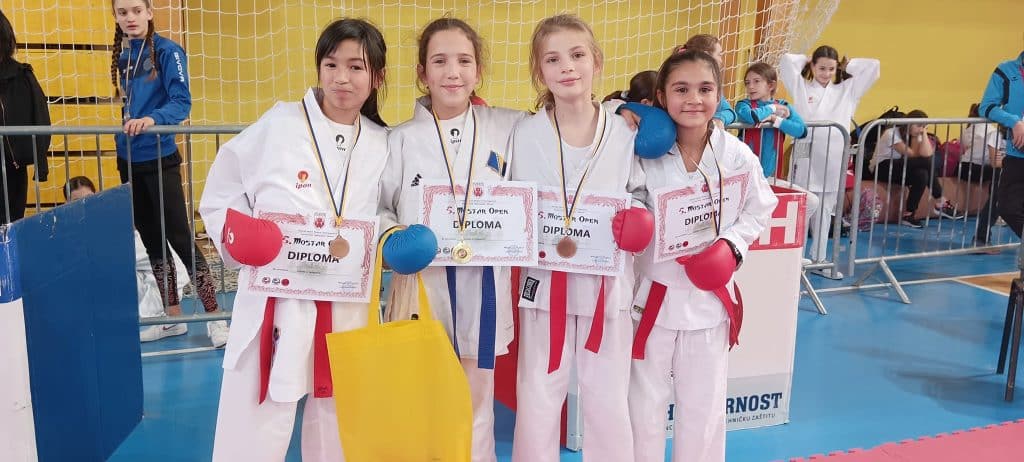 Karatisti Igmana iz Konjica osvojili 17 medalja na 5. Mostar openu