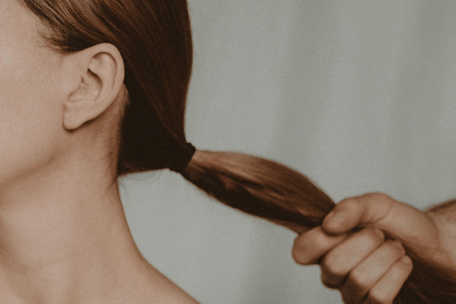 Podignuta optužnica protiv nasilnika: Na području Milića bivšu suprugu uhvatio za kosu i izvukao iz automobila, udarao je šakama po glavi