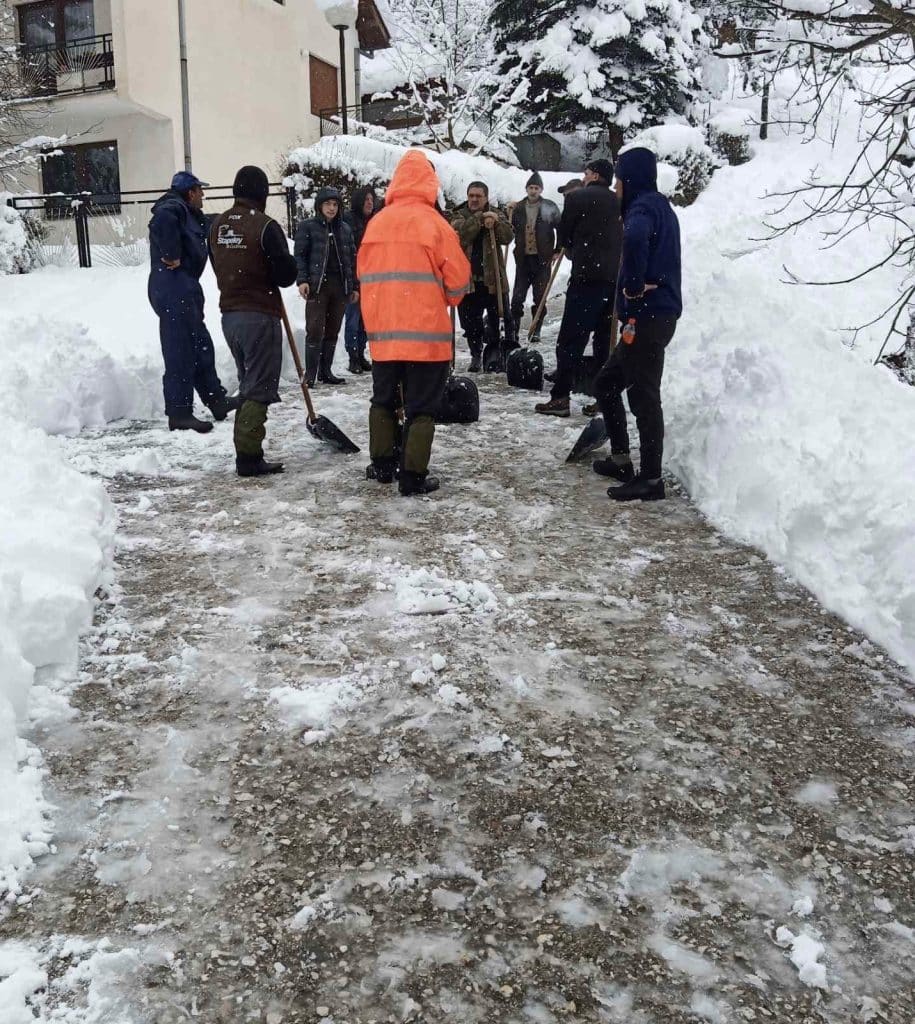 Mještani na području MZ Glavatičevo organizirali akciju čišćenja lokalnog puta