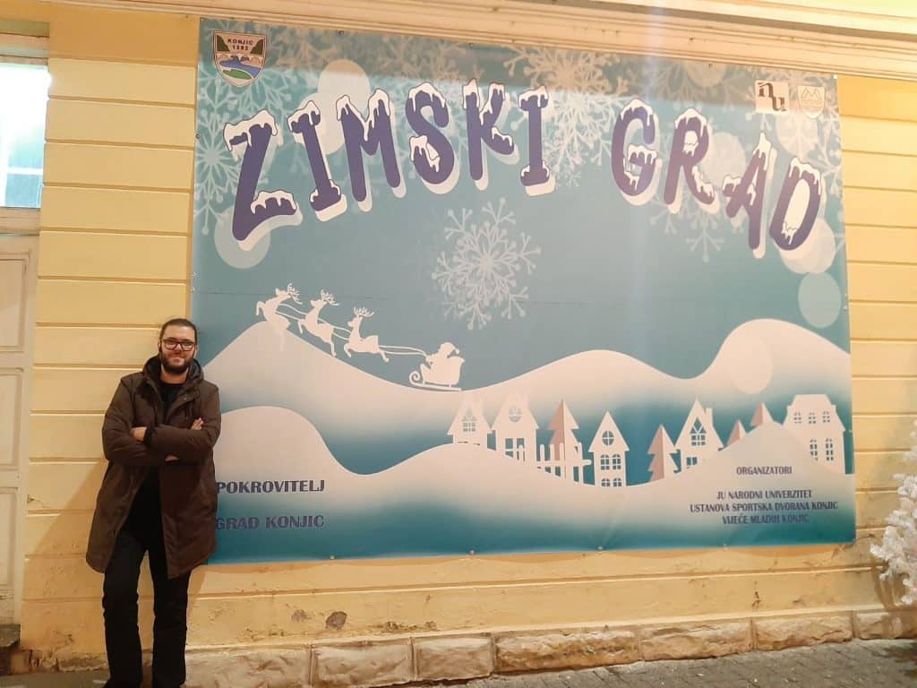 „Zimski grad Konjic“: Konjičke mališane večeras zabavljali Latif  i Mravko Travko