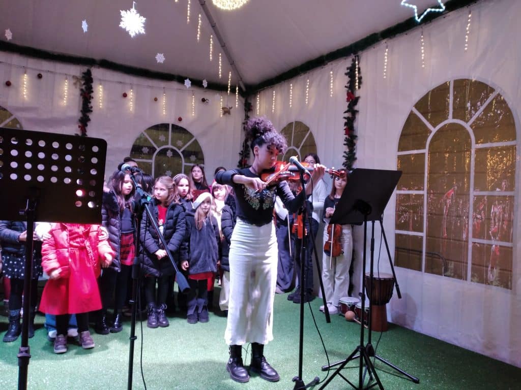 "zimski grad konjic": večeras nastupili učenici osnovne muzičke škole "rezonanca" i dječiji hor