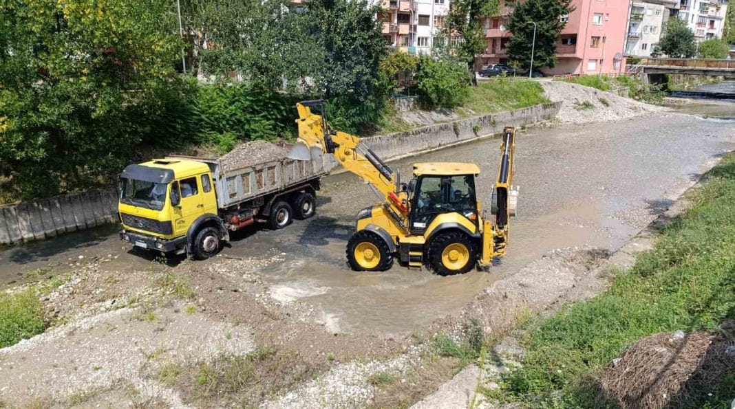 Čišćenje korita rijeke Trešanice