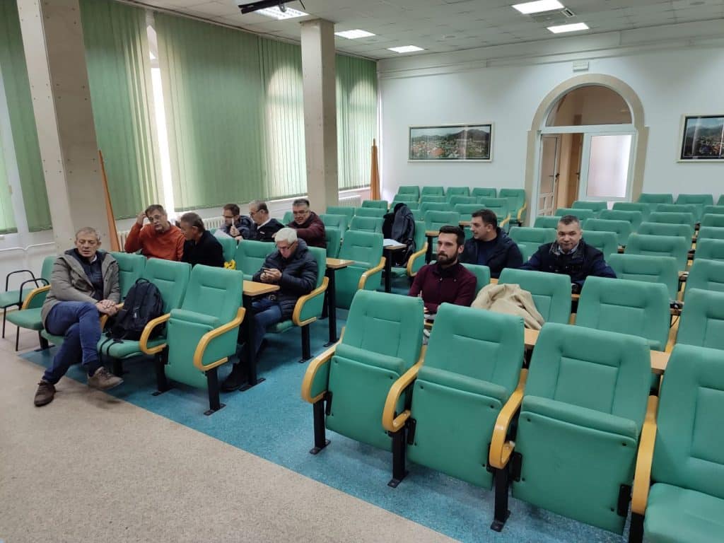 Održan javni uvid u idejne projekte za gradnju fotonaponskih solarnih elektrana na području MZ Trešanica 1 JAVNI UVID1