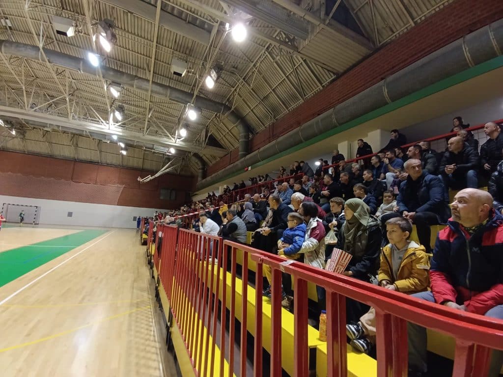 Odigrana “Humanitarna utakmica za Klis” 13 Posjetioci