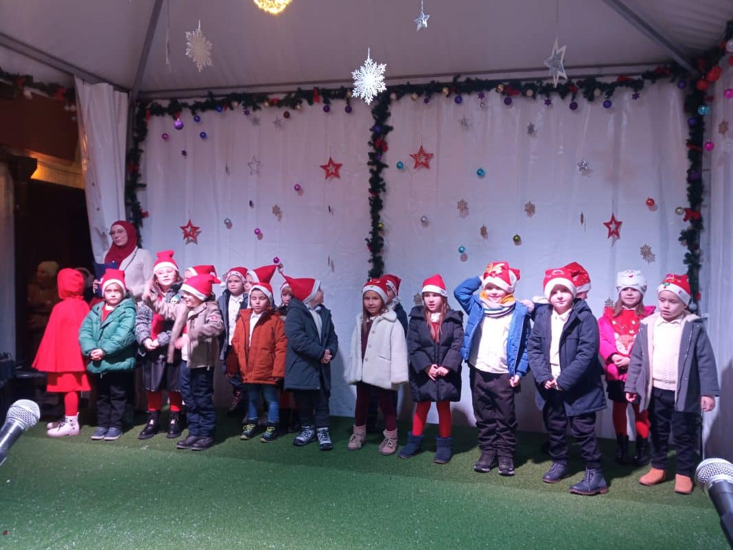 “Zimski grad”: Večeras nastupili mališani iz Dječijeg obdaništa “Zulejha Begeta”