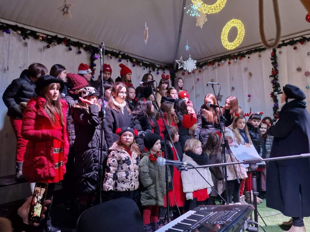 Nastupima konjičke mladosti večeras otvorena manifestacija “Zimski grad 2024”