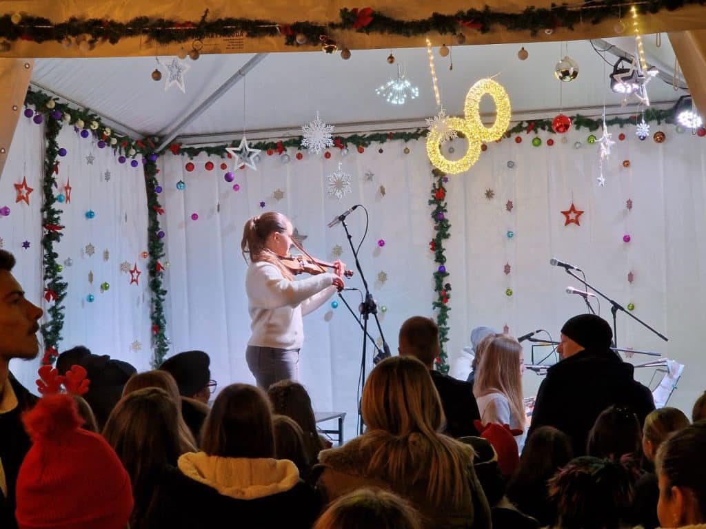 Nastupima konjičke mladosti večeras otvorena manifestacija "Zimski grad 2024" 4 IMG 2a030faf5bca267cc4c667947a39776a V