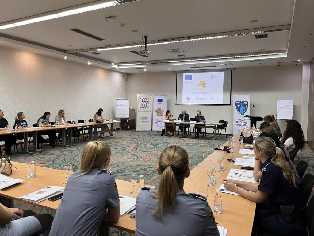 50% policijskih službenica u nekom trenutku karijere bile su žrtva seksualnog ili uznemiravanja na osnovu spola, a u zvaničnim evidencijama prijavljeno tek nekoliko slučajeva 5 policijske slutzbenice trening