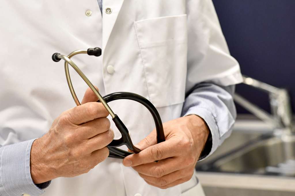 Sutra u Mostaru protestna šetnja zdravstvenih radnika HNK