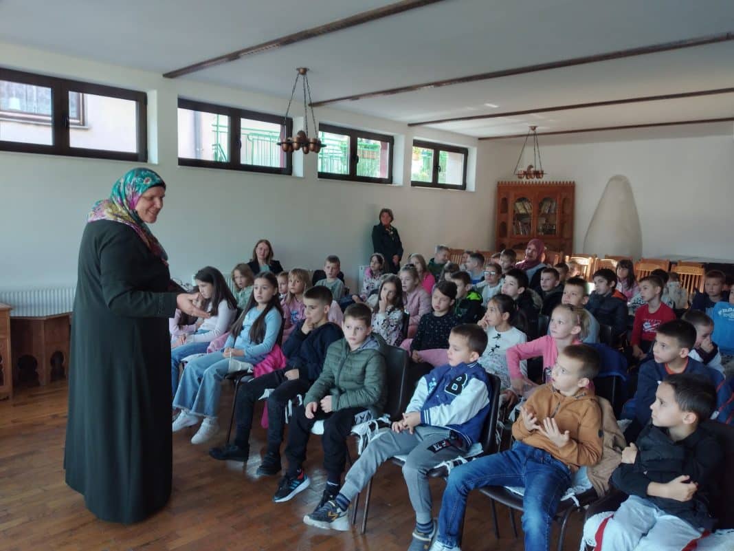 Gradska biblioteka: Održana radionica za učenike povodom mjeseca knjige