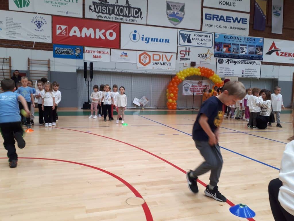 Konjic centar dječije radosti: Više od 150 mališana iz cijelog HNK-a poslalo poruku prijateljstva sa 20. Male olimpijade 4 djeca igre 2