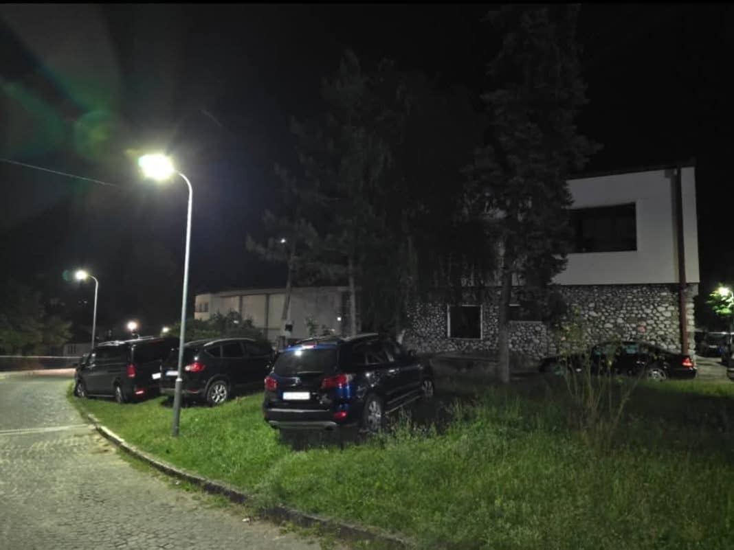 Kazne do 5.000 KM za parkiranje na zelenim površinama u Konjicu