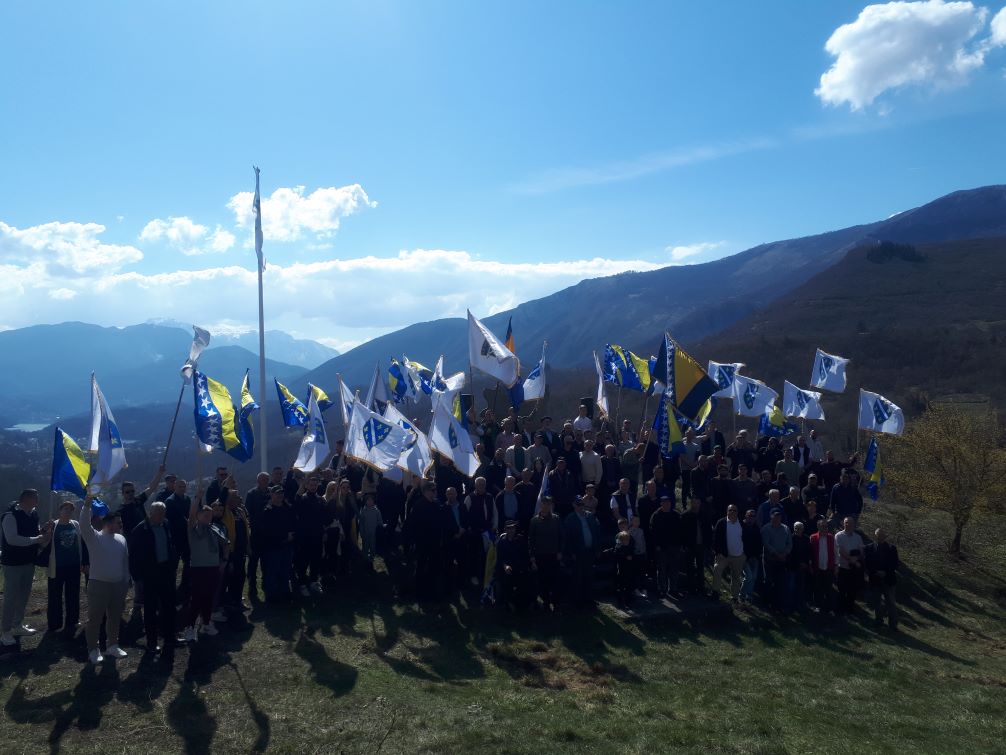 Na brdu Hum obilježena 34. godišnjica postrojavanja prve dobrovoljne jedinice u Hercegovini